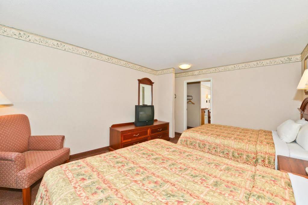 Blisspoint Inn & Suites Marion Buitenkant foto